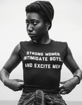 T-shirt donna nera Strong Women Intimidate Boys And Excite Men